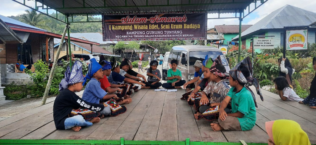 Pelatihan Seni Budaya Didong di Kampung Gunung Tunyang